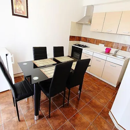 Neily Apartman