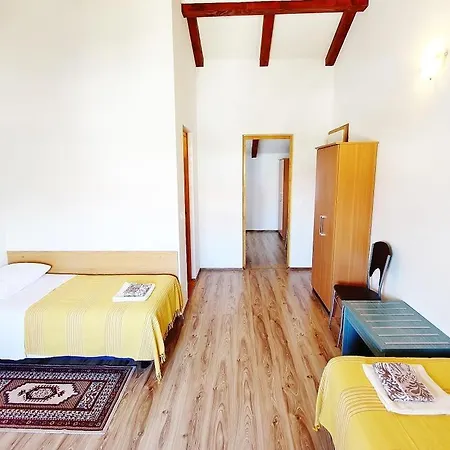Neily Apartman
